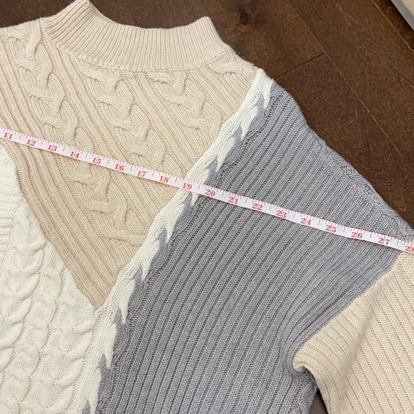 Colour Block Knit Crewneck Sweater - Picture 11 of 13